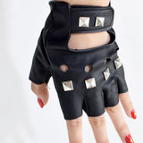 Studs Gloves